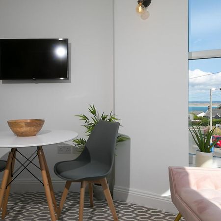 Appartement Seabreeze 3 - Seaview & Parking à St Ives Extérieur photo